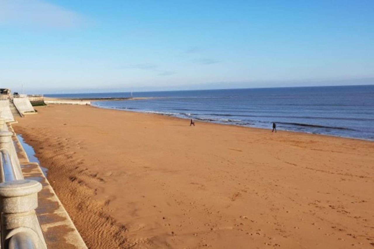 Vitamin Sea - Beachfront Apartment - Sleeps 4 Ramsgate Kültér fotó