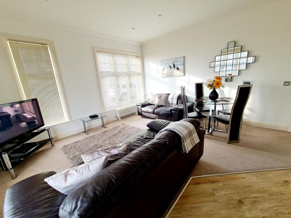 Vitamin Sea - Beachfront Apartment - Sleeps 4 Ramsgate Kültér fotó